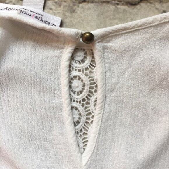 Liz Lange Maternity Top in White - Picture 5 of 6